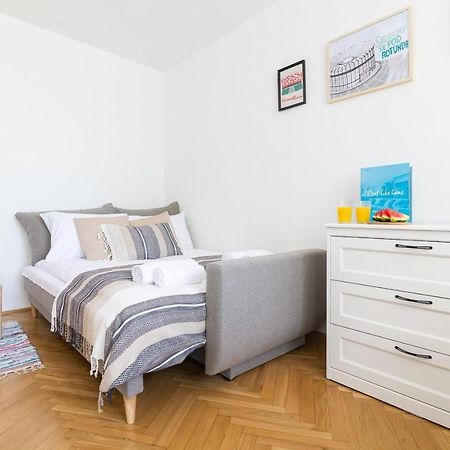 Rent Like Home - Pawia 36 Warschau Buitenkant foto